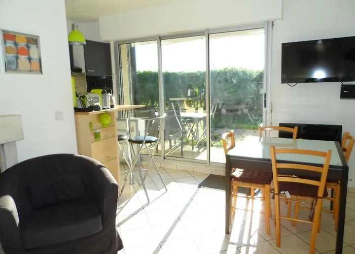 T2 Avec Jardin, Proche Centre Et De Cabourg, Parking Inclus - Fr-1-487-295 * Cabourg