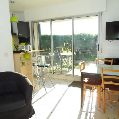 T2 Avec Jardin, Proche Centre Et De Cabourg, Parking Inclus - Fr-1-487-295 * Cabourg