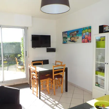 T2 Avec Jardin, Proche Centre Et De Cabourg, Parking Inclus - Fr-1-487-295 Cabourg